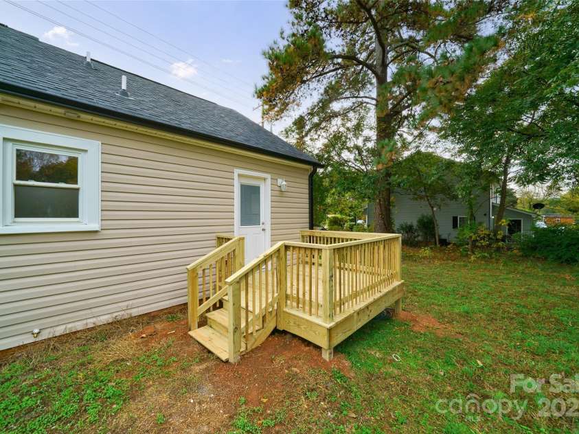 2500 Ridge Avenue, Kannapolis, NC 28083.  MLS# CAR4212413, YatesRealty ID 11219. 