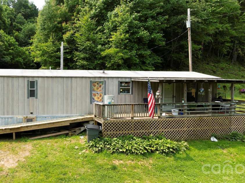 320 Board Tree Road, Marshall, NC 28753.  MLS# CAR4266213, YatesRealty ID 1122. Single Wide 