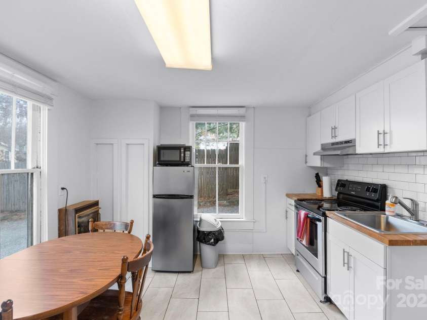 33 Vance Avenue, Black Mountain, NC 28711.  MLS# CAR4220185, YatesRealty ID 1122. #2