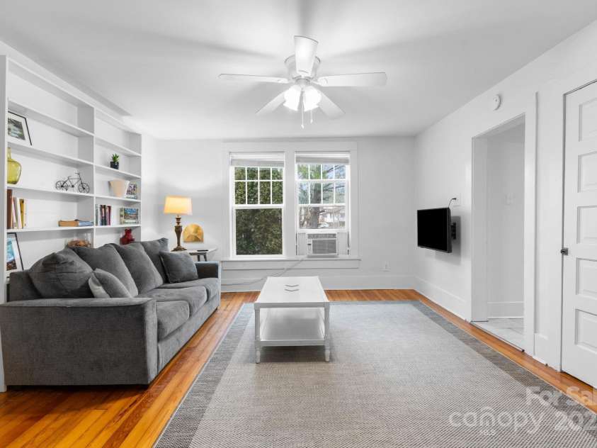 33 Vance Avenue, Black Mountain, NC 28711.  MLS# CAR4220185, YatesRealty ID 1122. #2