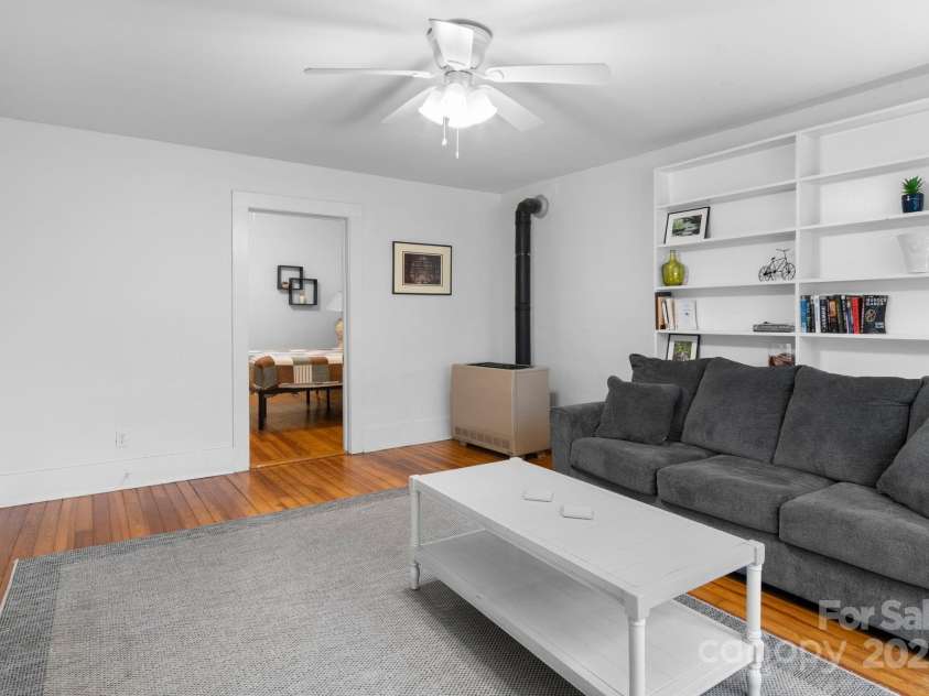 33 Vance Avenue, Black Mountain, NC 28711.  MLS# CAR4220185, YatesRealty ID 1122. #2