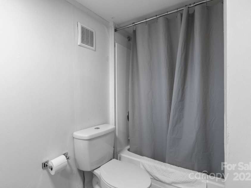 33 Vance Avenue, Black Mountain, NC 28711.  MLS# CAR4220185, YatesRealty ID 1122. #2