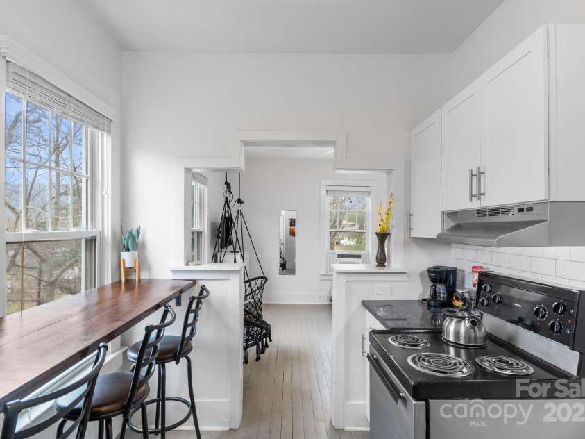 33 Vance Avenue, Black Mountain, NC 28711.  MLS# CAR4220185, YatesRealty ID 1122. #3