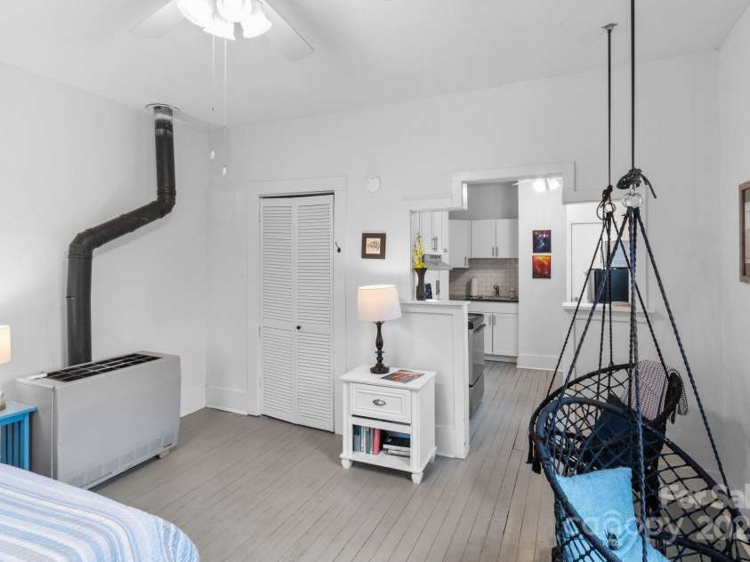 33 Vance Avenue, Black Mountain, NC 28711.  MLS# CAR4220185, YatesRealty ID 1122. #3