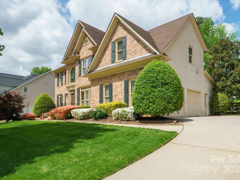 10101 Bayart Way, Huntersville, NC 28078.  MLS# CAR4249507, YatesRealty ID 11220. 