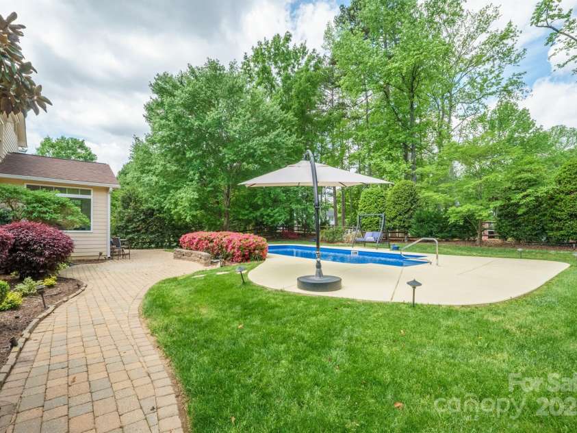 10101 Bayart Way, Huntersville, NC 28078.  MLS# CAR4249507, YatesRealty ID 11220. 