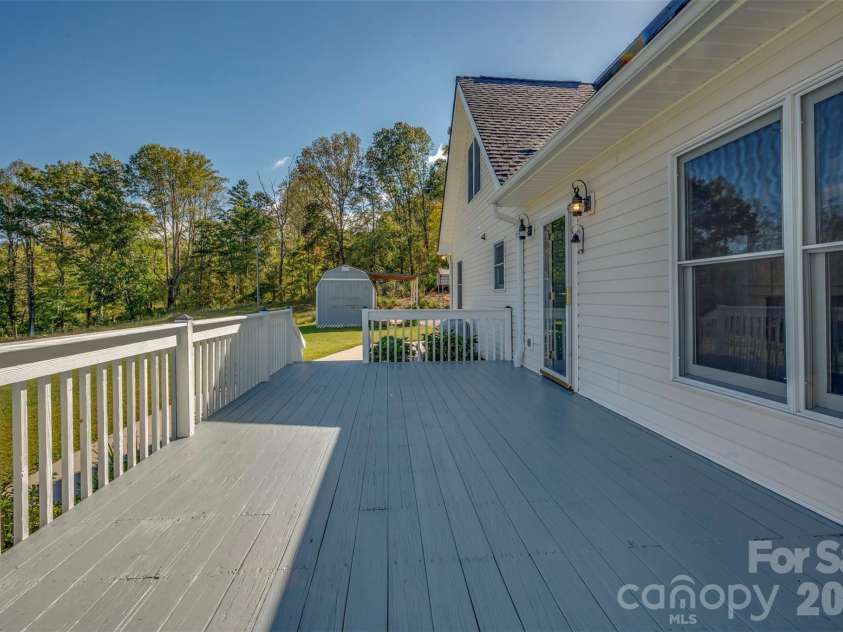 275 Souther Road, Fletcher, NC 28732.  MLS# CAR4346785, YatesRealty ID 11220. 