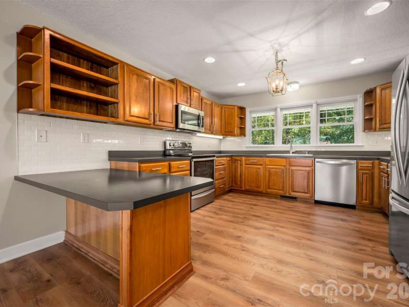 275 Souther Road, Fletcher, NC 28732.  MLS# CAR4346785, YatesRealty ID 11220. 