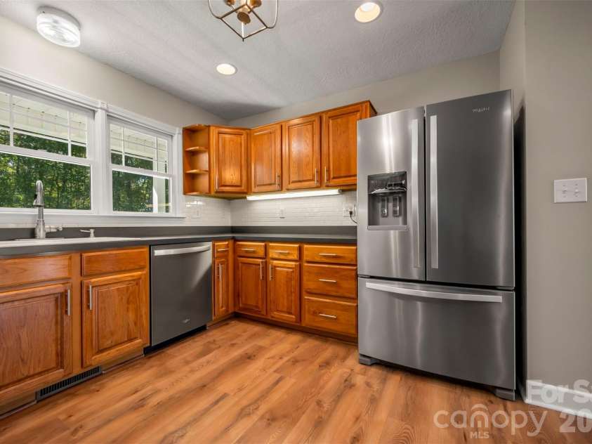 275 Souther Road, Fletcher, NC 28732.  MLS# CAR4346785, YatesRealty ID 11220. 