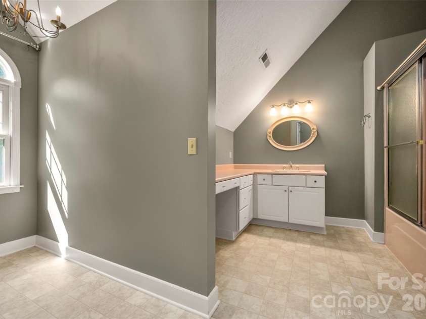 275 Souther Road, Fletcher, NC 28732.  MLS# CAR4346785, YatesRealty ID 11220. 