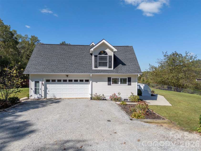 275 Souther Road, Fletcher, NC 28732.  MLS# CAR4346785, YatesRealty ID 11220. 