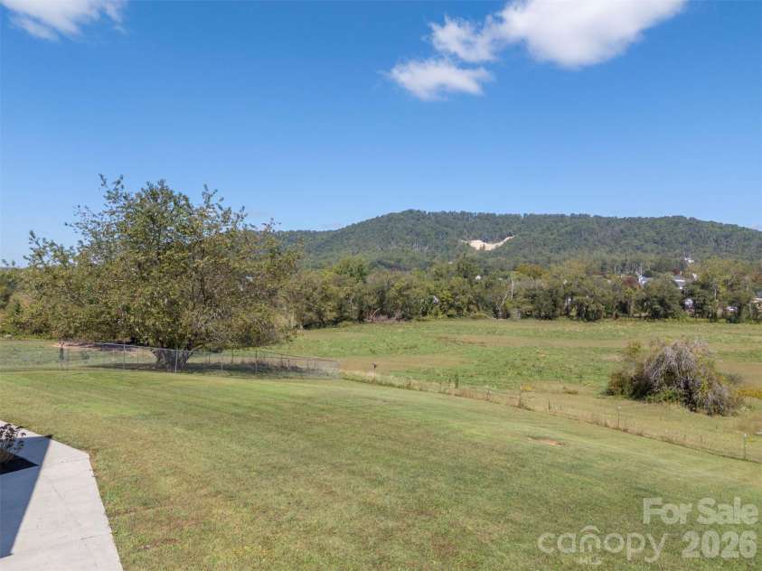 275 Souther Road, Fletcher, NC 28732.  MLS# CAR4346785, YatesRealty ID 11220. 