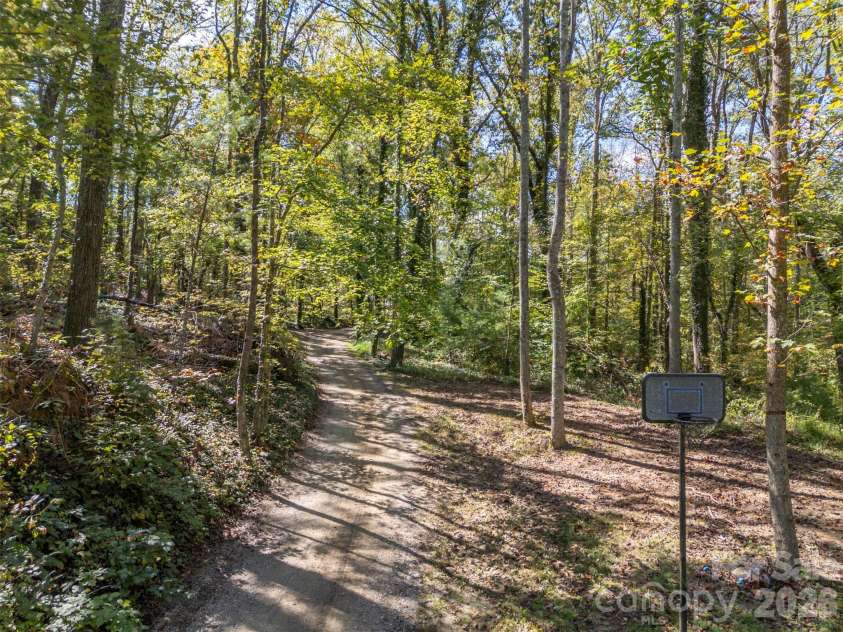 275 Souther Road, Fletcher, NC 28732.  MLS# CAR4346785, YatesRealty ID 11220. 