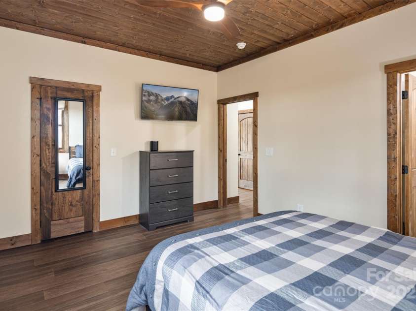 366 Telemark Lane, Seven Devils, NC 28604.  MLS# CAR4140454, YatesRealty ID 11221. 