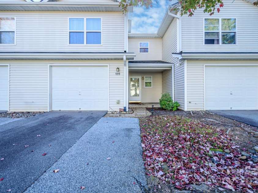 606 Olde Covington Way, Arden, NC 28704.  MLS# CAR4313907, YatesRealty ID 11222. 