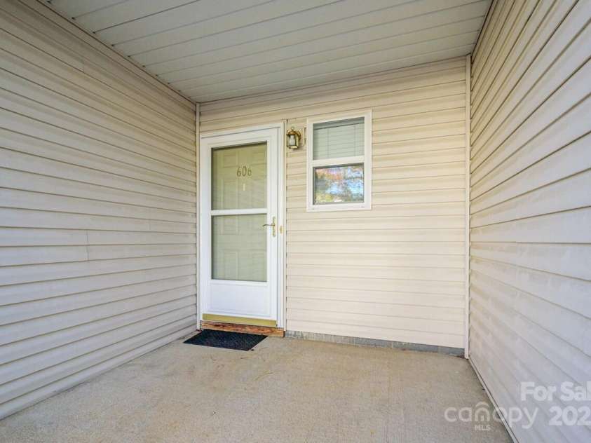 606 Olde Covington Way, Arden, NC 28704.  MLS# CAR4313907, YatesRealty ID 11222. 
