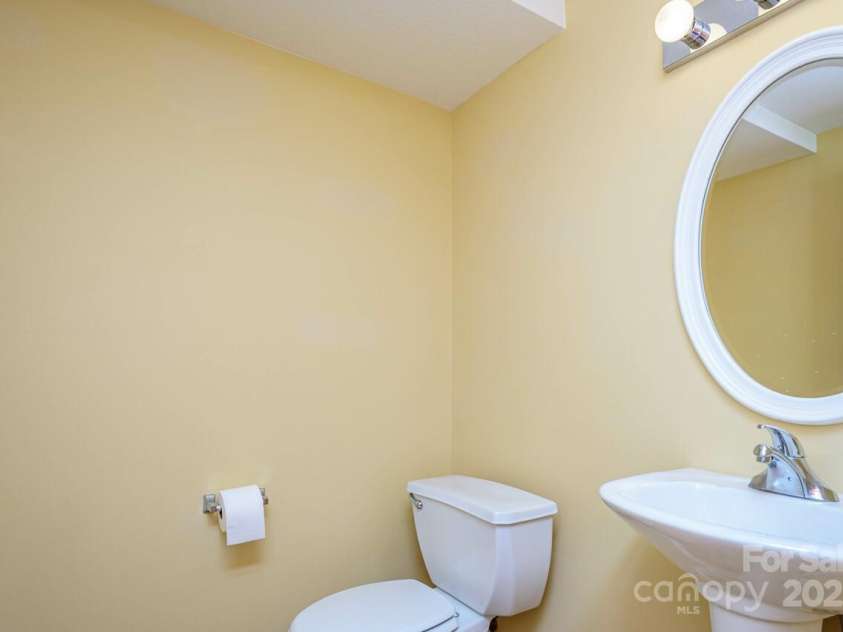 606 Olde Covington Way, Arden, NC 28704.  MLS# CAR4313907, YatesRealty ID 11222. Half Bath