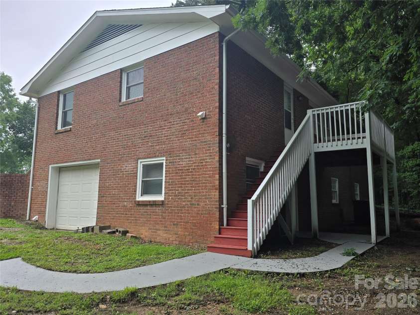 1660 Songwood Road, Concord, NC 28025.  MLS# CAR4341469, YatesRealty ID 11223. 