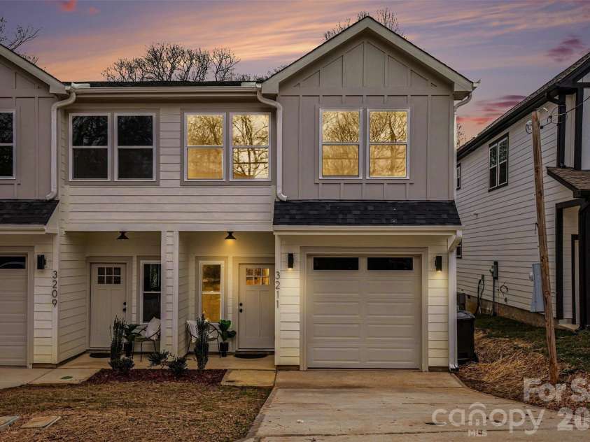 3211 Ross Avenue, Charlotte, NC 28208.  MLS# CAR4352267, YatesRealty ID 11224. 