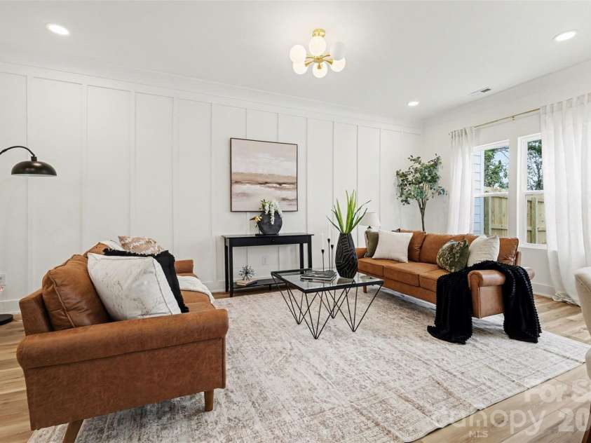 3211 Ross Avenue, Charlotte, NC 28208.  MLS# CAR4352267, YatesRealty ID 11224. 