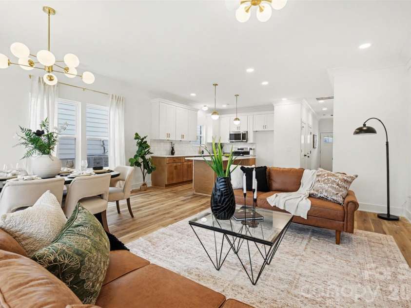 3211 Ross Avenue, Charlotte, NC 28208.  MLS# CAR4352267, YatesRealty ID 11224. 