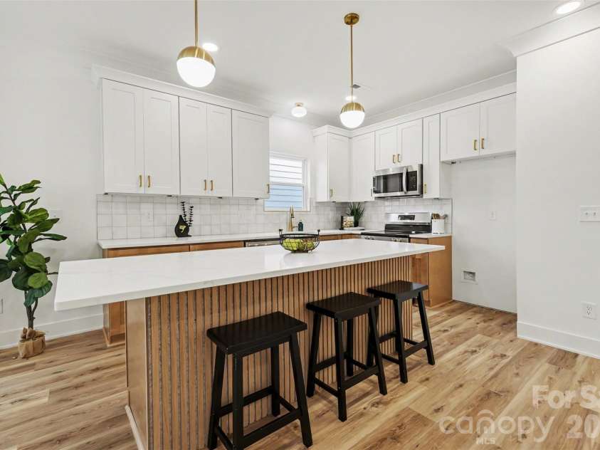 3211 Ross Avenue, Charlotte, NC 28208.  MLS# CAR4352267, YatesRealty ID 11224. 