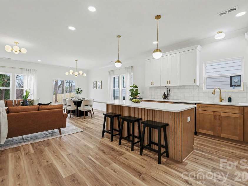 3211 Ross Avenue, Charlotte, NC 28208.  MLS# CAR4352267, YatesRealty ID 11224. 