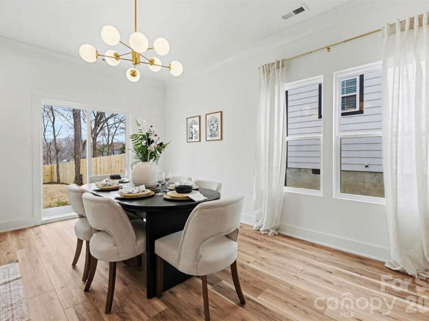 3211 Ross Avenue, Charlotte, NC 28208.  MLS# CAR4352267, YatesRealty ID 11224. 