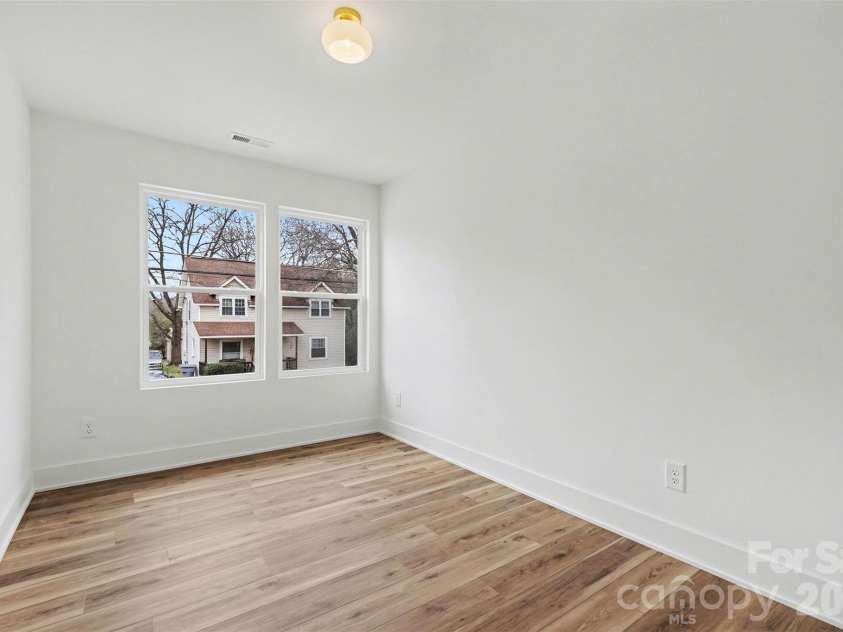 3211 Ross Avenue, Charlotte, NC 28208.  MLS# CAR4352267, YatesRealty ID 11224. 