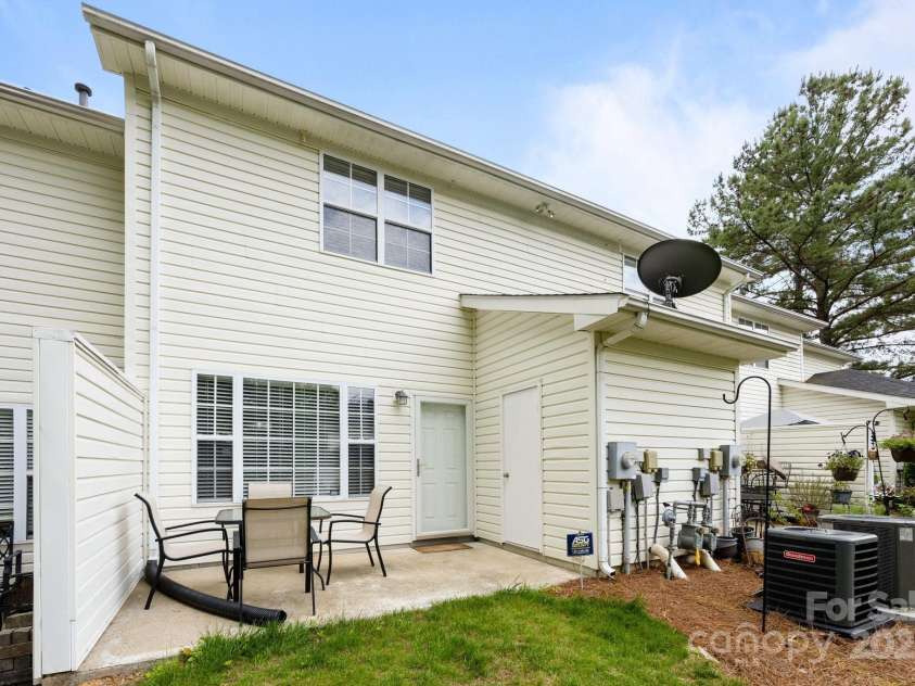 3736 Melrose Cottage Drive, Matthews, NC 28105.  MLS# CAR4251813, YatesRealty ID 11224. 