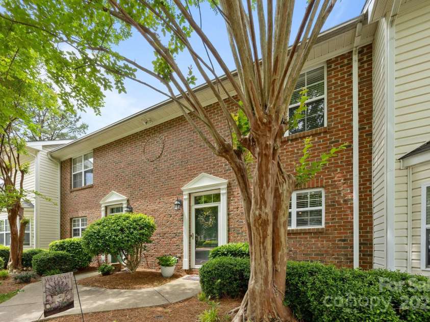 3736 Melrose Cottage Drive, Matthews, NC 28105.  MLS# CAR4251813, YatesRealty ID 11224. 