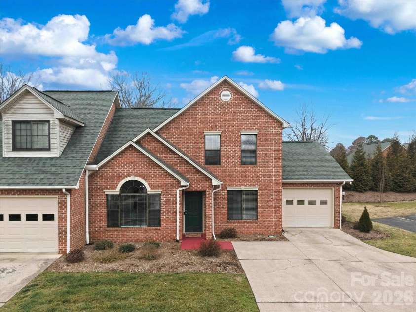 1658 20th Avenue Court, Hickory, NC 28601.  MLS# CAR4346819, YatesRealty ID 11225. 