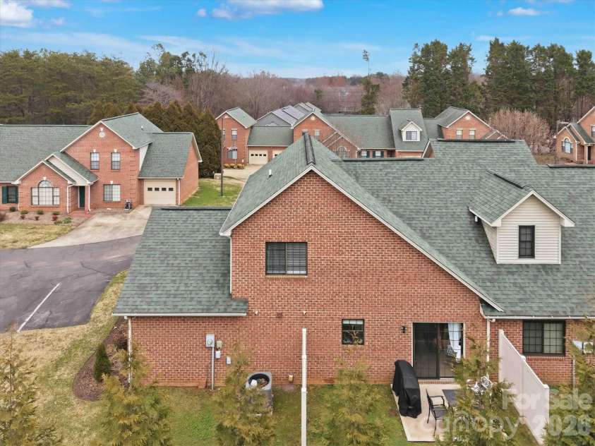 1658 20th Avenue Court, Hickory, NC 28601.  MLS# CAR4346819, YatesRealty ID 11225. 