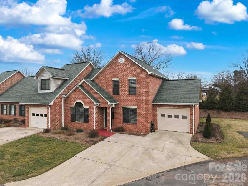 1658 20th Avenue Court, Hickory, NC 28601.  MLS# CAR4346819, YatesRealty ID 11225. 