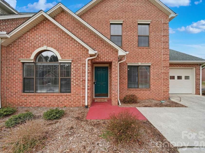 1658 20th Avenue Court, Hickory, NC 28601.  MLS# CAR4346819, YatesRealty ID 11225. 