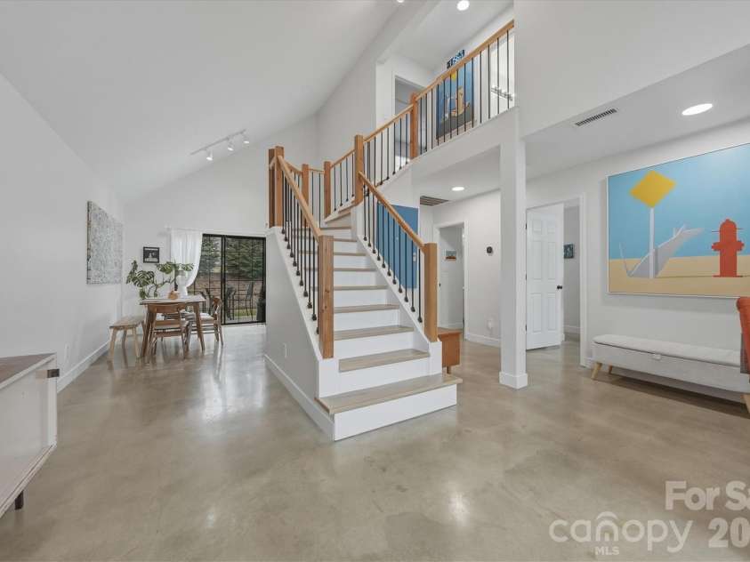 1658 20th Avenue Court, Hickory, NC 28601.  MLS# CAR4346819, YatesRealty ID 11225. 