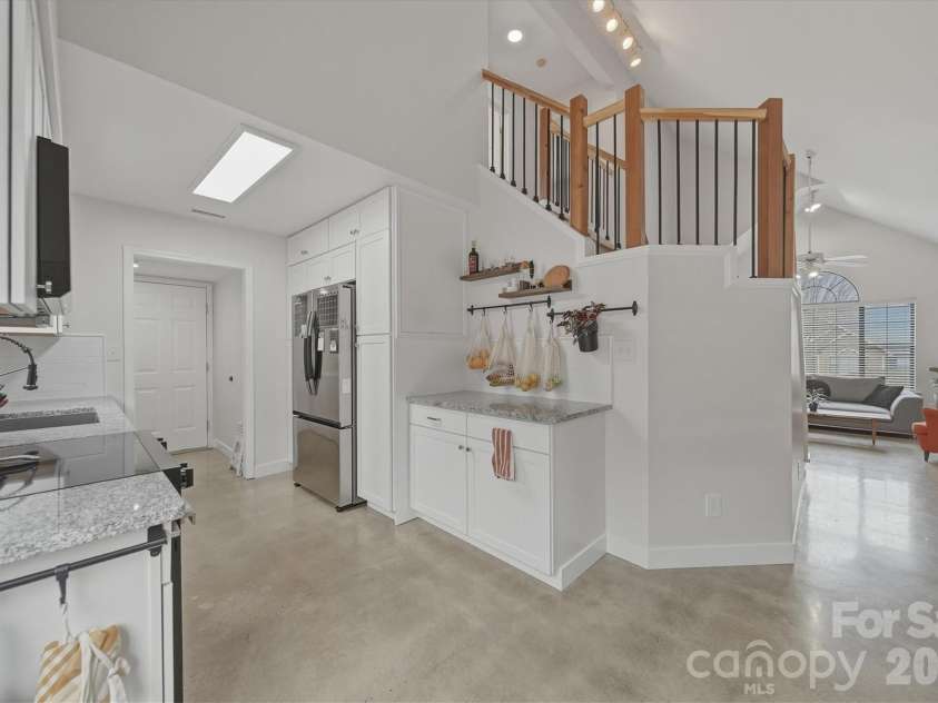 1658 20th Avenue Court, Hickory, NC 28601.  MLS# CAR4346819, YatesRealty ID 11225. 
