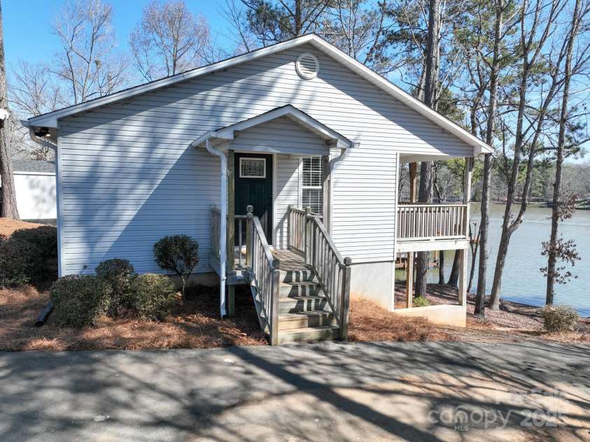 604 Fairway Shores Road, Mount Gilead, NC 27306.  MLS# CAR4231642, YatesRealty ID 11225. 