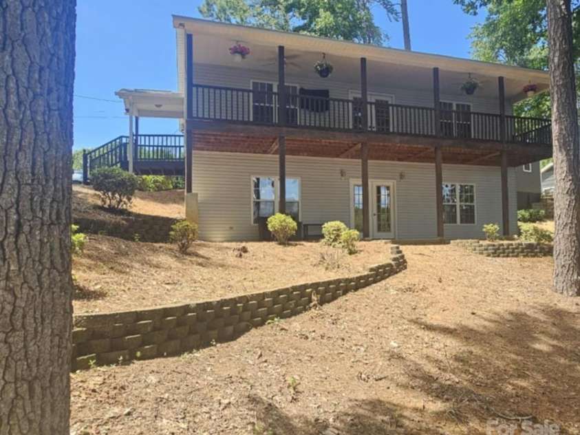 604 Fairway Shores Road, Mount Gilead, NC 27306.  MLS# CAR4231642, YatesRealty ID 11225. 