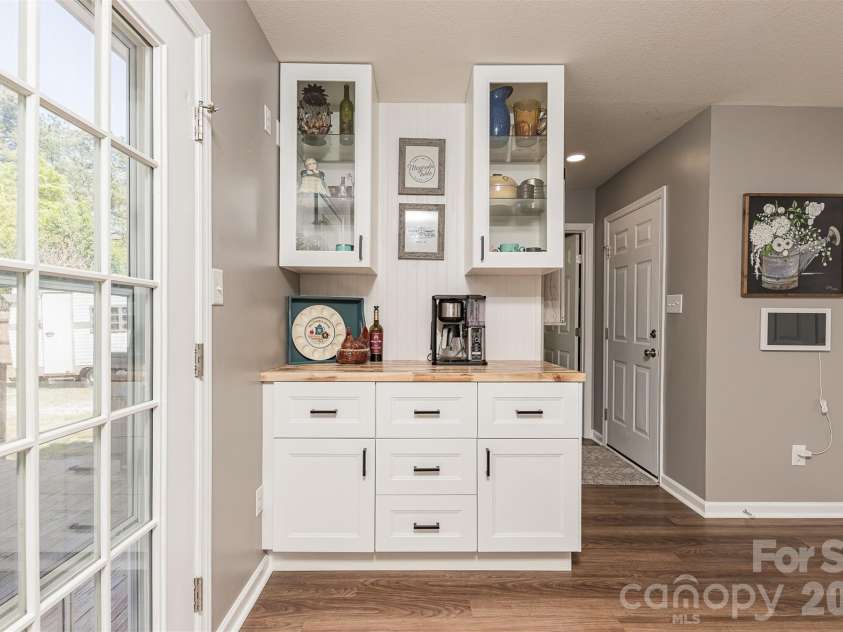 110 Saint Road, Richlands, NC 28574.  MLS# CAR4367854, YatesRealty ID 11227. Coffee Bar