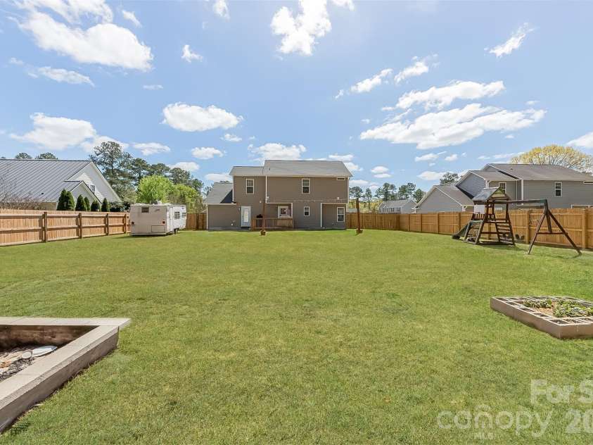 110 Saint Road, Richlands, NC 28574.  MLS# CAR4367854, YatesRealty ID 11227. So much room for activities!