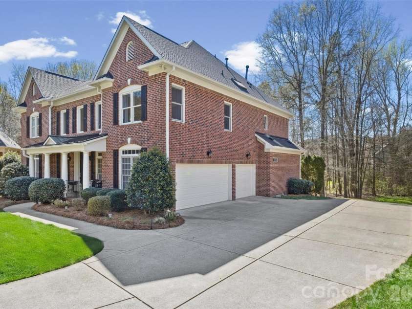 17142 Harcombe Drive, Charlotte, NC 28277.  MLS# CAR4357637, YatesRealty ID 11228. 