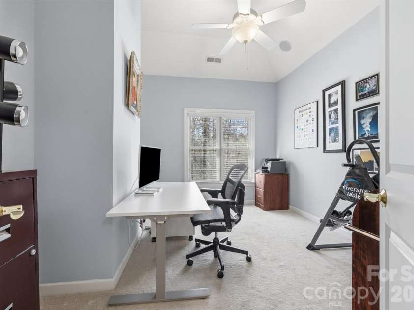 17142 Harcombe Drive, Charlotte, NC 28277.  MLS# CAR4357637, YatesRealty ID 11228. Flex room attached to the Primary suite ~ endless possibilities 