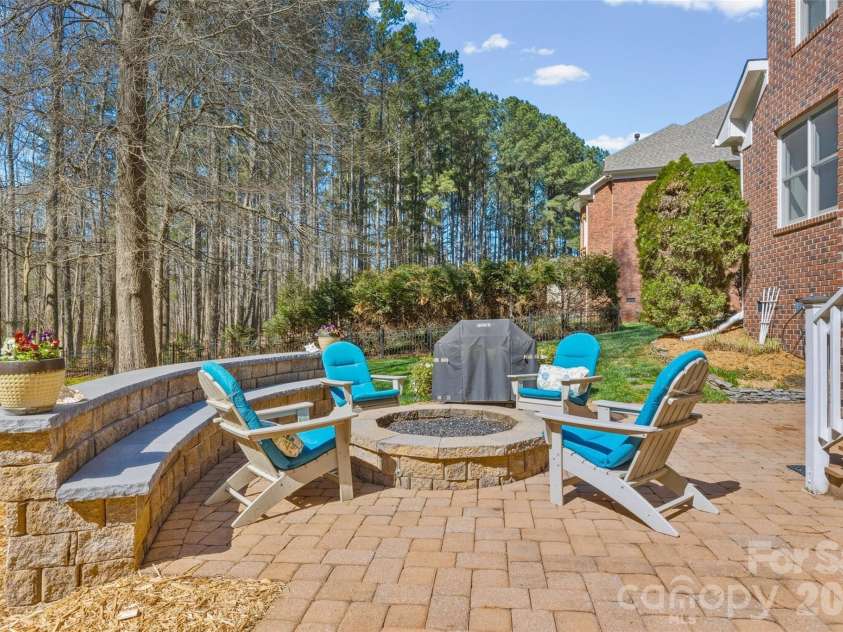 17142 Harcombe Drive, Charlotte, NC 28277.  MLS# CAR4357637, YatesRealty ID 11228. Outdoor entertaining area