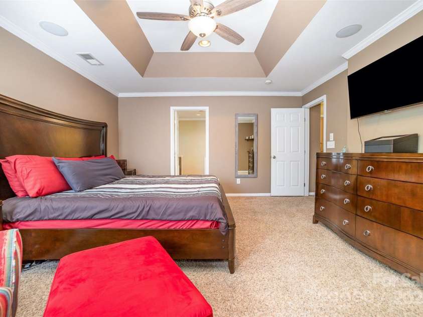 3248 Park South Station Boulevard, Charlotte, NC 28210.  MLS# CAR4243306, YatesRealty ID 11228. 