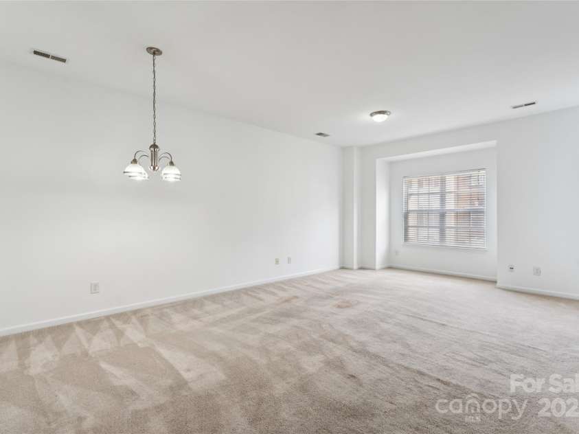10032 Treeside Lane, Matthews, NC 28105.  MLS# CAR4329245, YatesRealty ID 11229. 