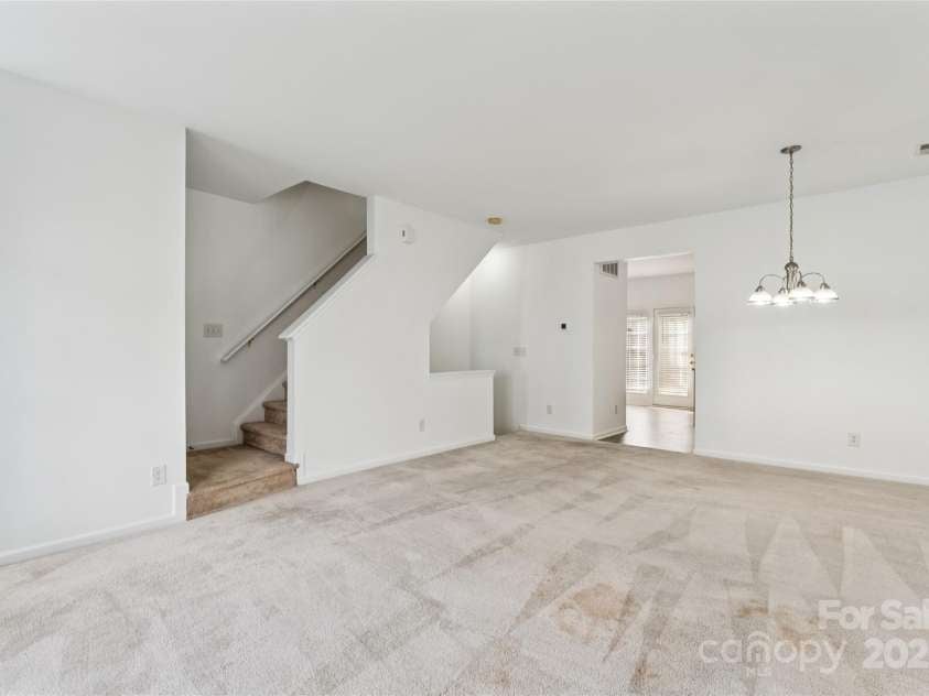 10032 Treeside Lane, Matthews, NC 28105.  MLS# CAR4329245, YatesRealty ID 11229. 
