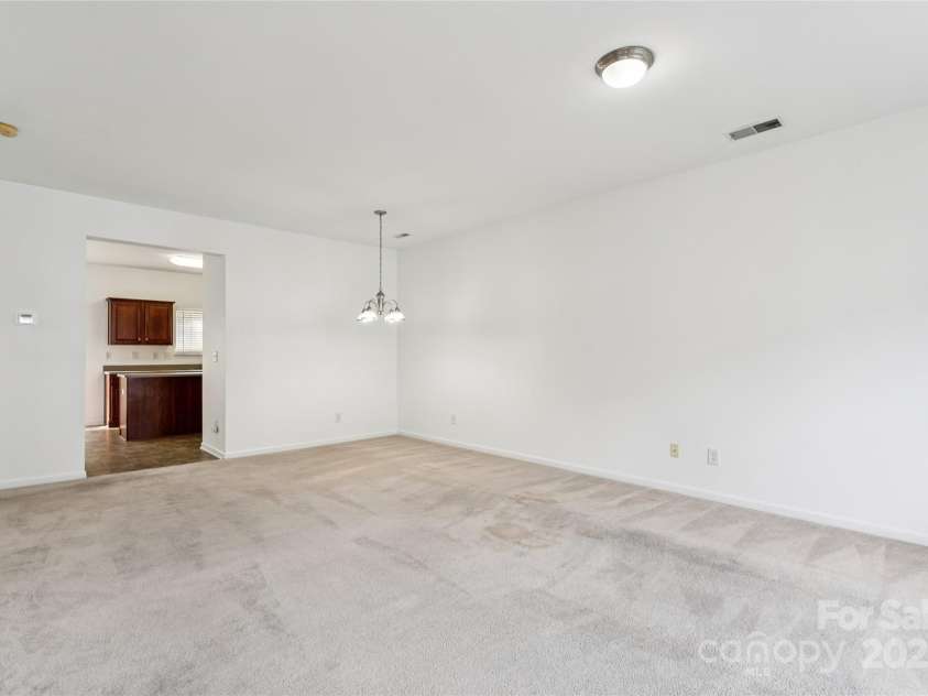 10032 Treeside Lane, Matthews, NC 28105.  MLS# CAR4329245, YatesRealty ID 11229. 