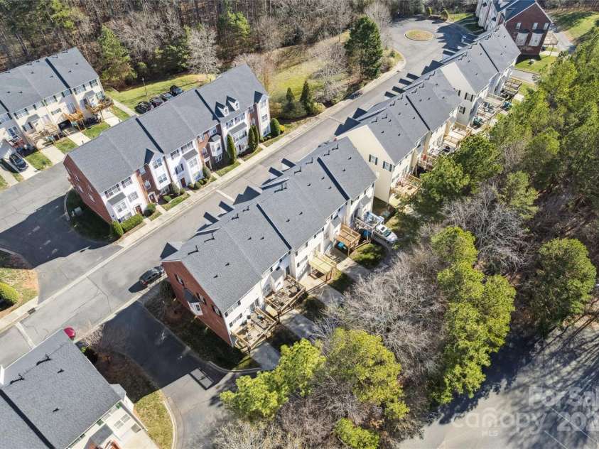 10032 Treeside Lane, Matthews, NC 28105.  MLS# CAR4329245, YatesRealty ID 11229. 