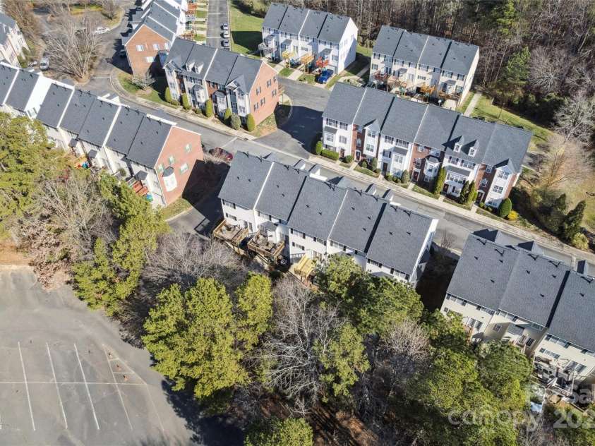 10032 Treeside Lane, Matthews, NC 28105.  MLS# CAR4329245, YatesRealty ID 11229. 